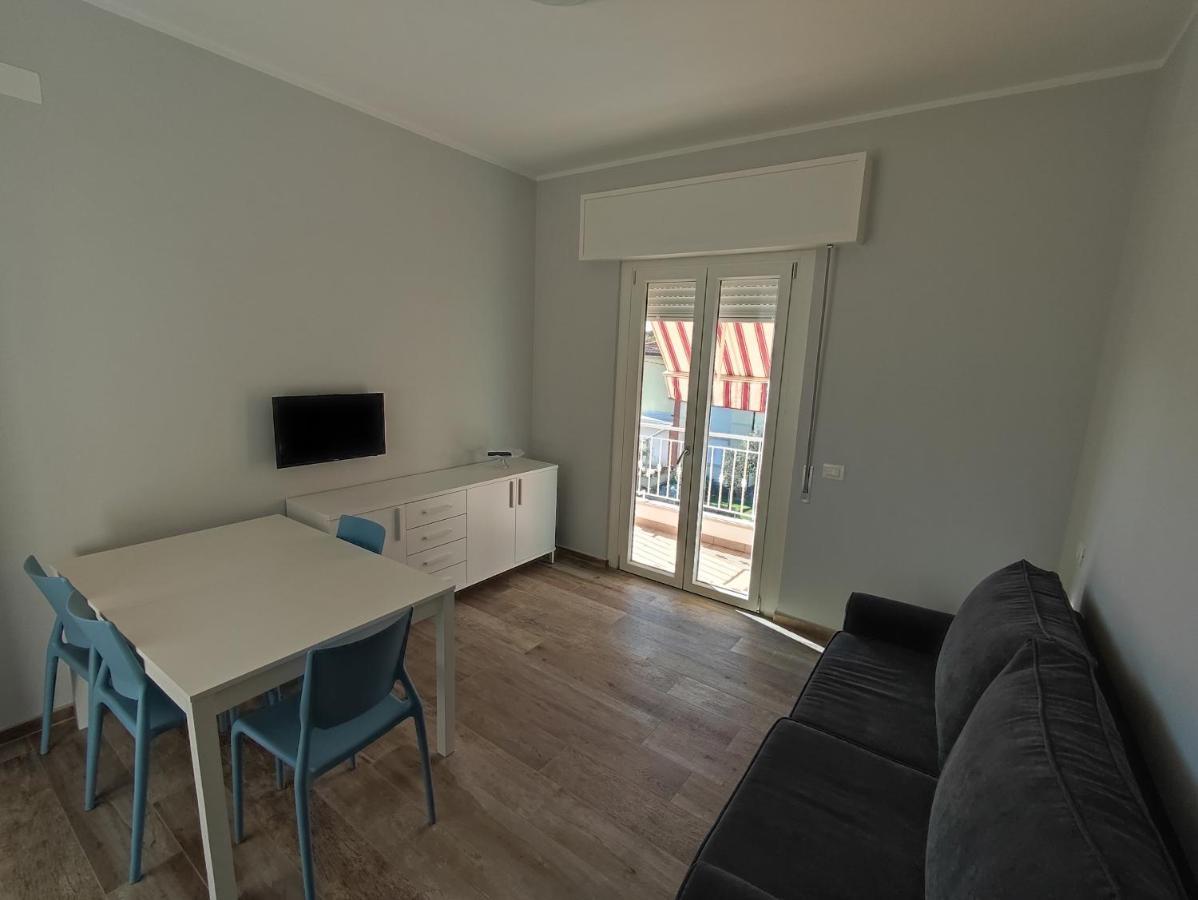 Casa Violina Apartment Lido di Camaiore Ngoại thất bức ảnh