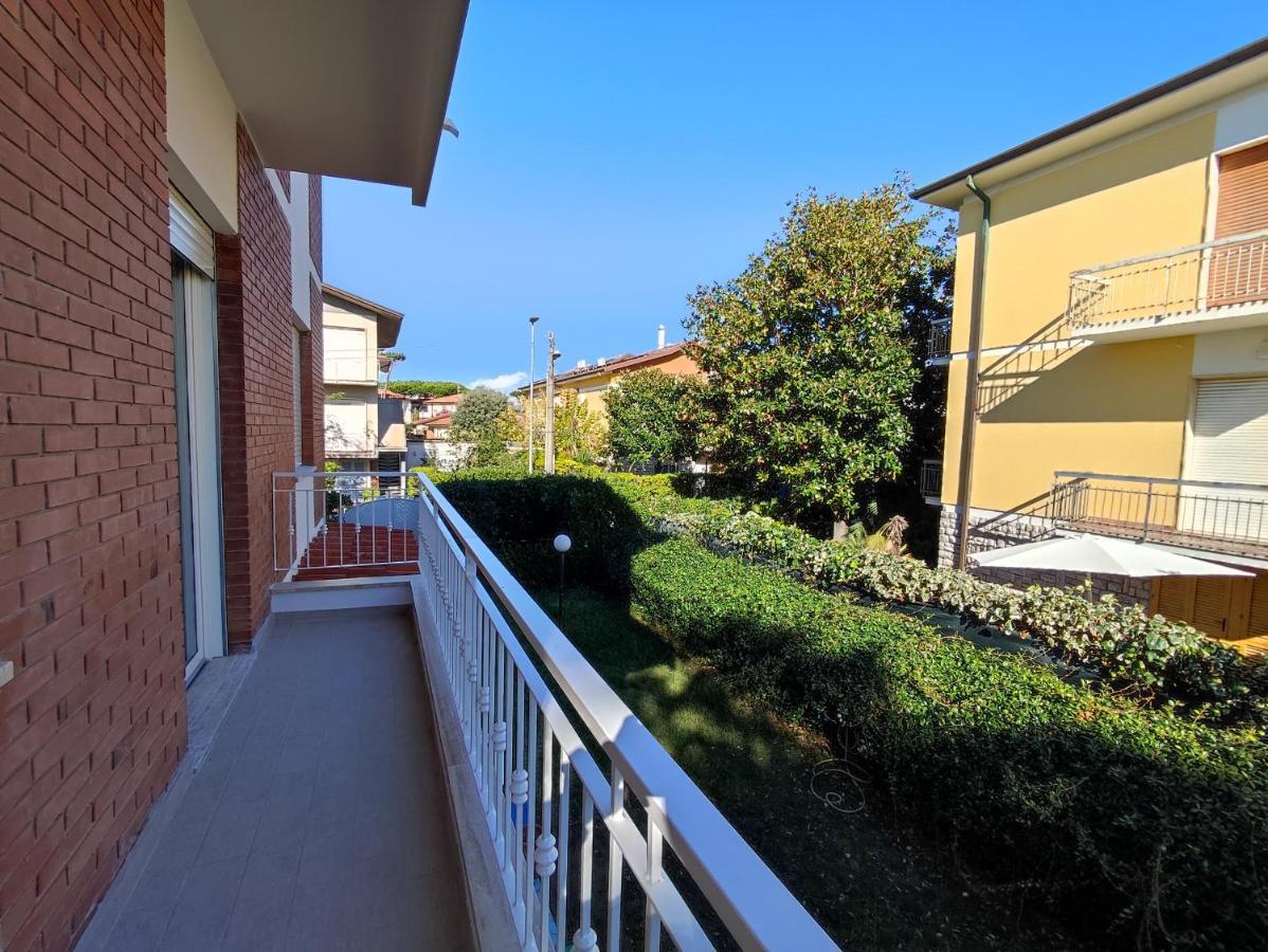 Casa Violina Apartment Lido di Camaiore Ngoại thất bức ảnh